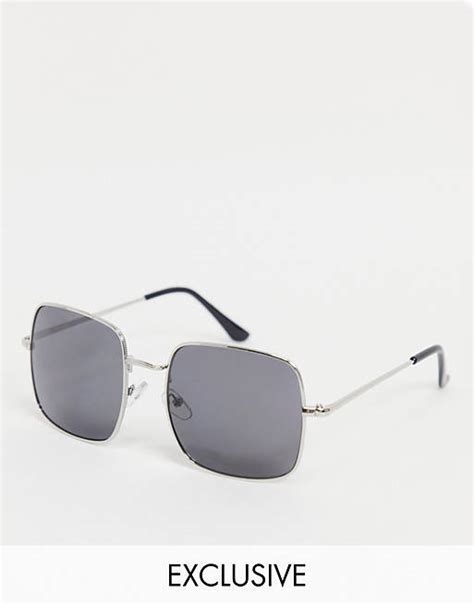 Eckige Sonnenbrille in Silber .